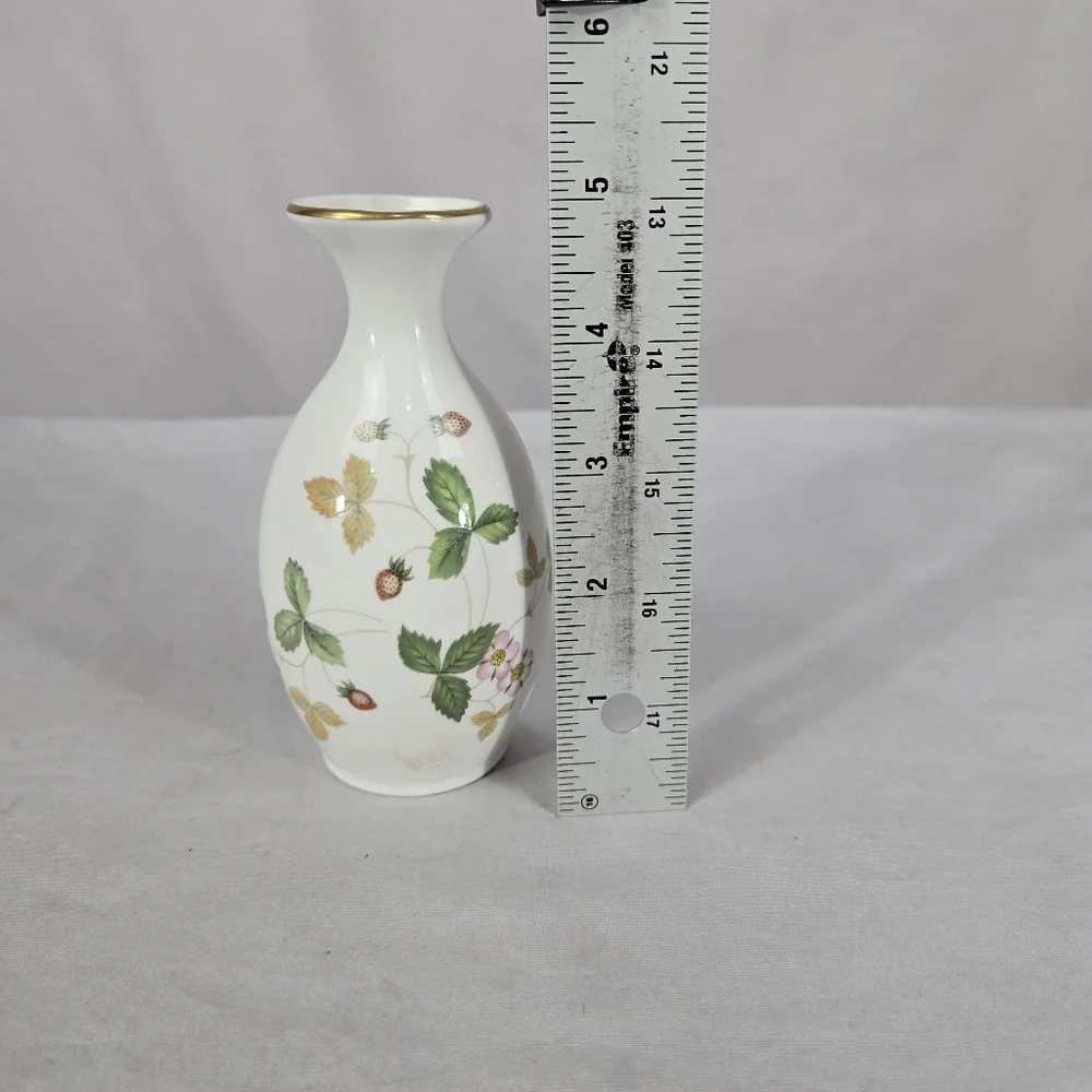 WEDGWOOD Wild Strawberry 5